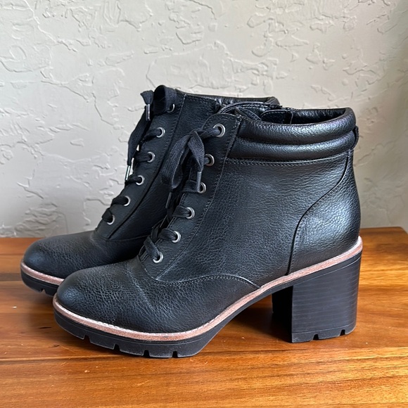 Naturalizer size 10, Madalynn3 black boot Black Leather‎ Ankle Boots lace zip - Picture 1 of 6